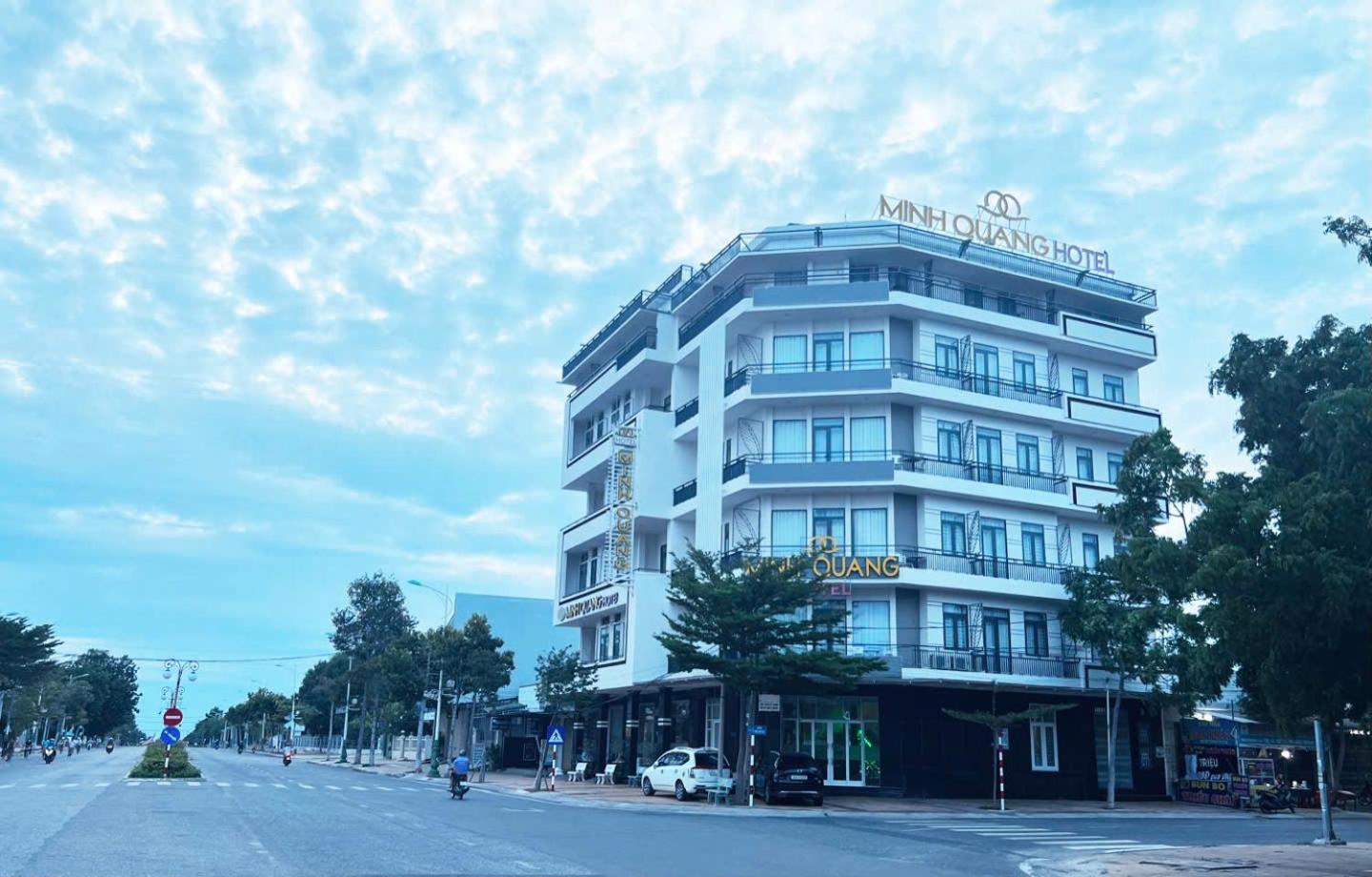 فندق Khach San Minh Quang فان رانغ المظهر الخارجي الصورة